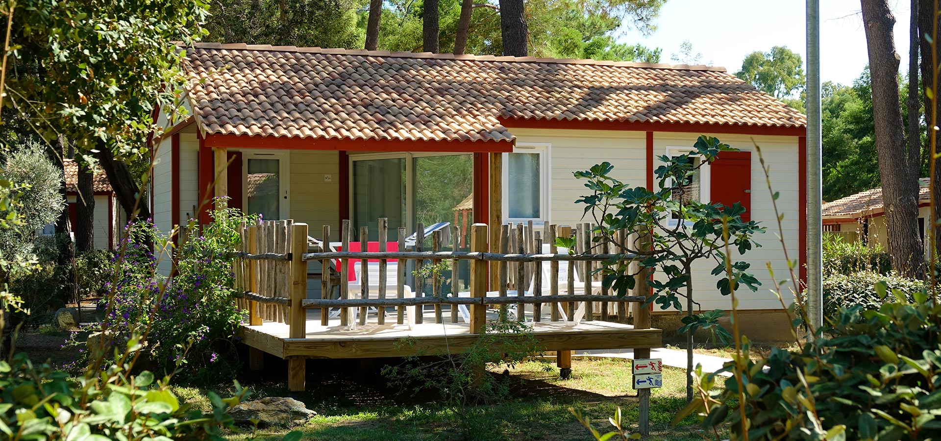Camping san damiano bungalow confort village 1 terrasse pilotis